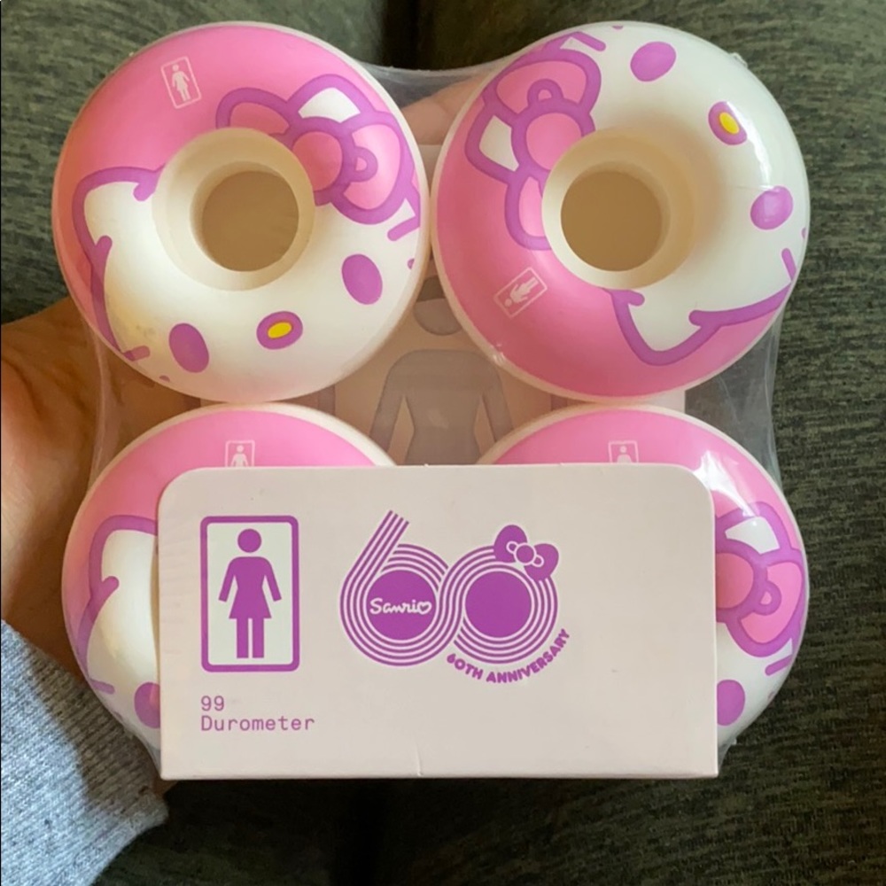 Girl X Sanrio Hello Kitty skateboard wheels